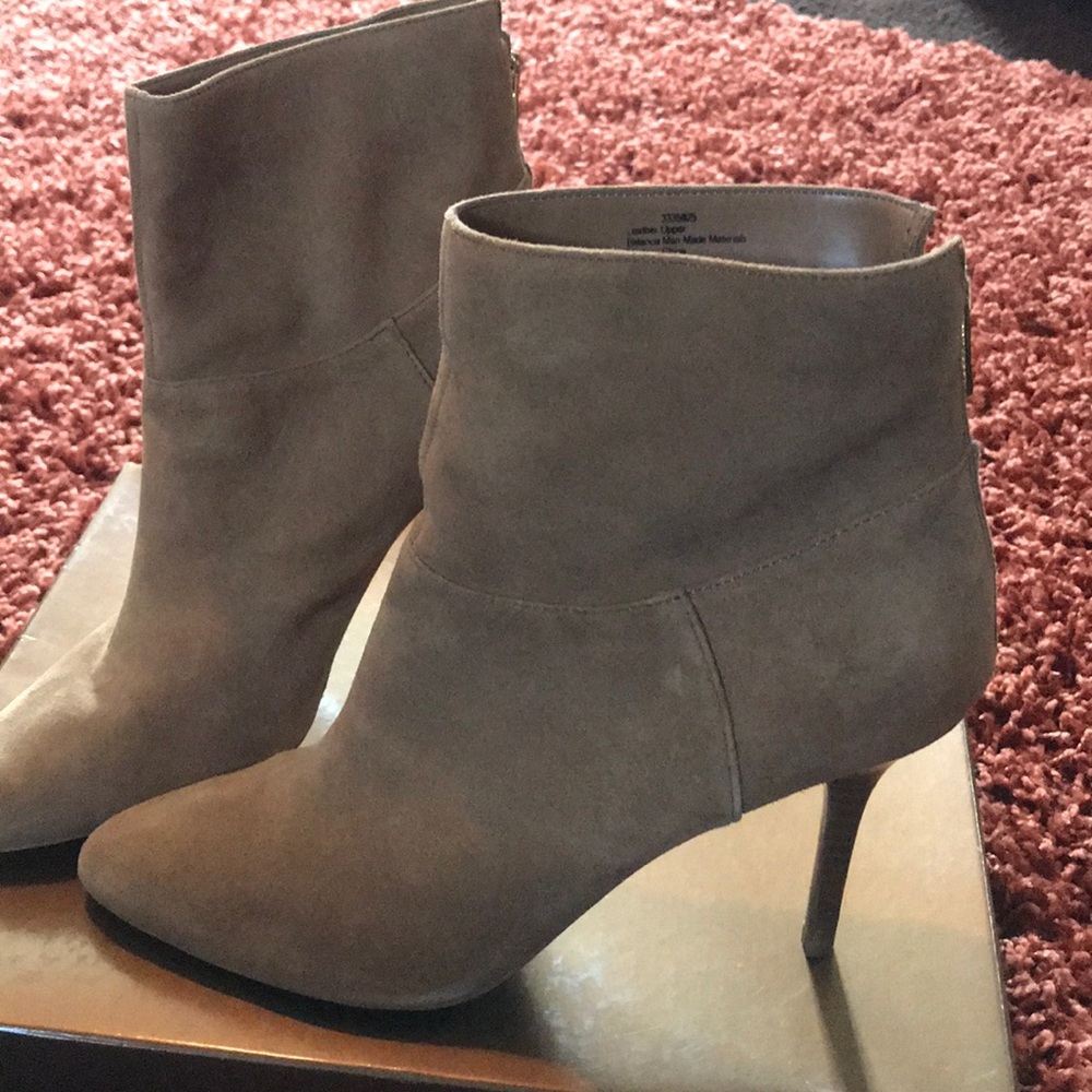 Shoes - Picture 2 of 3
